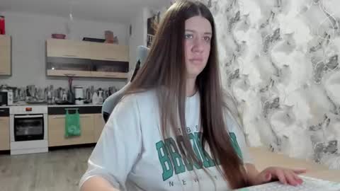 Snapshot of aletta_oushen chatting on 11/18/25, 11:25 Aletta Oushen online show from 11/18/25, 11:25