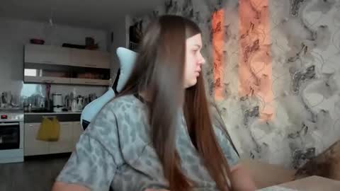 Snapshot of aletta_oushen chatting on 11/19/25, 09:53 Aletta Oushen online show from 11/19/25, 09:53