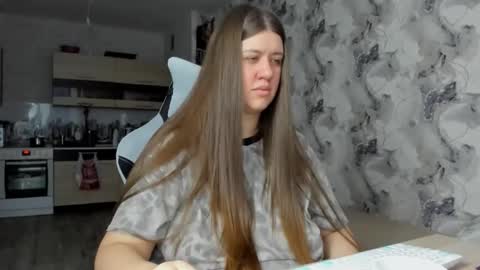 Snapshot of aletta_oushen chatting on 11/21/25, 10:36 Aletta Oushen online show from 11/21/25, 10:36