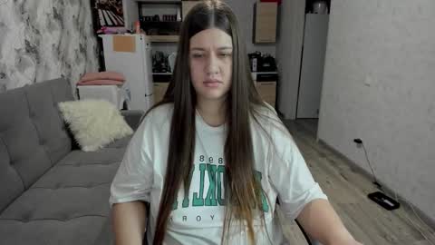 Snapshot of aletta_oushen chatting on 12/02/25, 01:17 Aletta Oushen online show from 12/02/25, 01:17