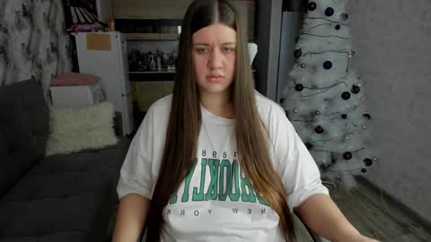 Aletta Oushen online show from 12/22/25, 09:06