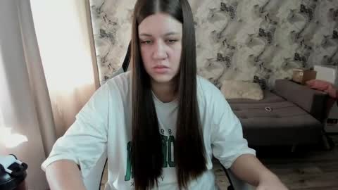 Aletta Oushen online show from 04/07/26, 09:43