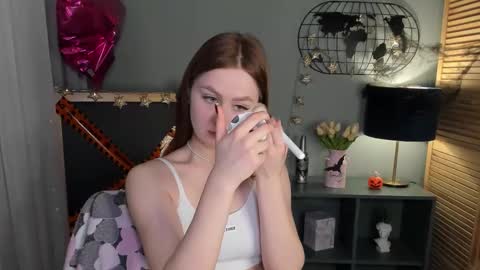 Snapshot of alettablacck chatting on 10/31/25, 01:17 alettablacck online show from 10/31/25, 01:17