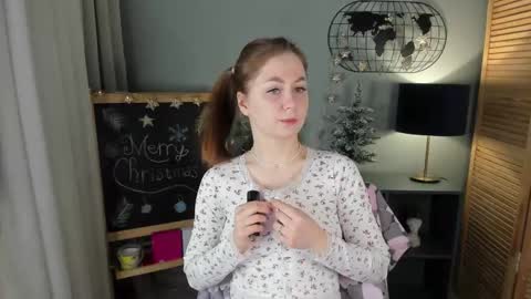 Snapshot of alettablacck chatting on 12/14/25, 01:22 alettablacck online show from 12/14/25, 01:22