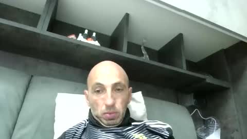 alex120475 online show from 10/19/25, 09:04