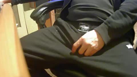 alex81pv1981 online show from 04/05/26, 07:33