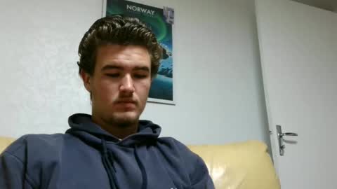 Snapshot of alex83530 chatting on 12/31/24, 01:52 Alex83530 online show from 12/31/24, 01:52