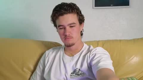 Snapshot of alex83530 chatting on 01/23/25, 03:11 Alex83530 online show from 01/23/25, 03:11