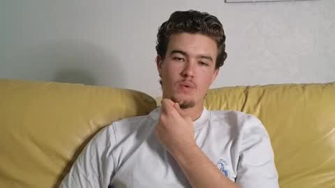 Snapshot of alex83530 chatting on 01/24/25, 04:06 Alex83530 online show from 01/24/25, 04:06