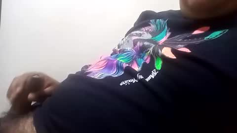 Snapshot of alex840012 chatting on 02/13/25, 06:52 Alex84 online show from 02/13/25, 06:52