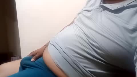 Snapshot of alex840012 chatting on 02/17/25, 05:36 Alex84 online show from 02/17/25, 05:36