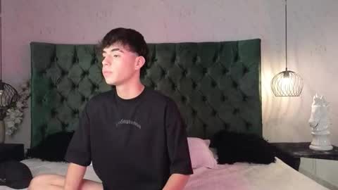 Snapshot of alex__fire_ chatting on 10/10/25, 01:43 alex online show from 10/10/25, 01:43