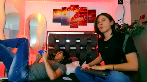 Snapshot of alex_and_fabian chatting on 12/17/24, 09:38 sneider online show from 12/17/24, 09:38