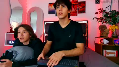 Snapshot of alex_and_fabian chatting on 12/18/24, 06:57 sneider online show from 12/18/24, 06:57