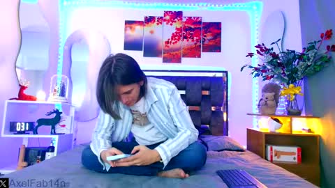 Snapshot of alex_and_fabian chatting on 12/21/24, 06:23 sneider online show from 12/21/24, 06:23