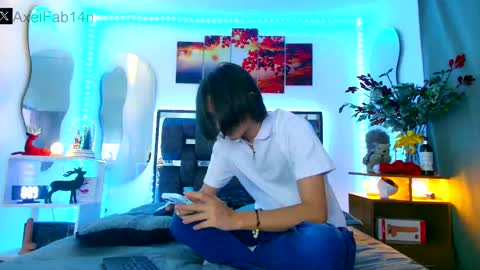 Snapshot of alex_and_fabian chatting on 12/25/24, 06:19 sneider online show from 12/25/24, 06:19