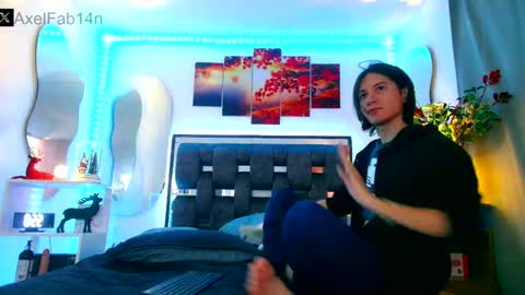 Snapshot of alex_and_fabian chatting on 01/12/25, 06:49 sneider online show from 01/12/25, 06:49