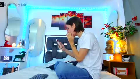 Snapshot of alex_and_fabian chatting on 01/14/25, 06:49 sneider online show from 01/14/25, 06:49