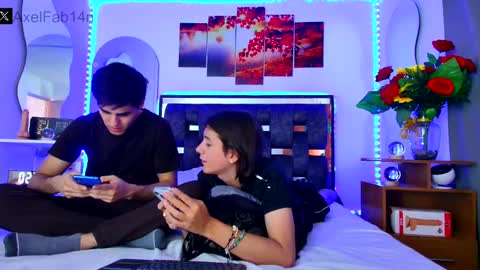 Snapshot of alex_and_fabian chatting on 01/28/25, 06:49 sneider online show from 01/28/25, 06:49