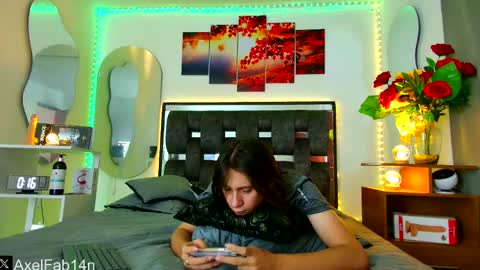 Snapshot of alex_and_fabian chatting on 02/11/25, 06:22 sneider online show from 02/11/25, 06:22