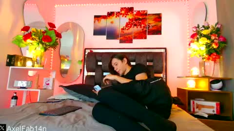 Snapshot of alex_and_fabian chatting on 02/14/25, 07:02 sneider online show from 02/14/25, 07:02