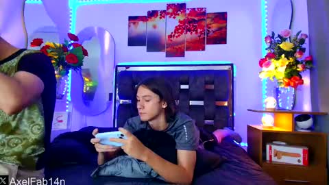 Snapshot of alex_and_fabian chatting on 02/17/25, 06:37 sneider online show from 02/17/25, 06:37