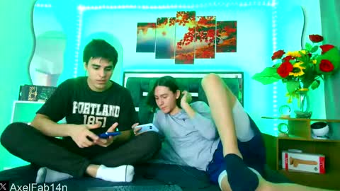 Snapshot of alex_and_fabian chatting on 02/19/25, 07:05 sneider online show from 02/19/25, 07:05