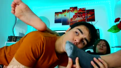 Snapshot of alex_and_fabian chatting on 02/22/25, 09:48 sneider online show from 02/22/25, 09:48