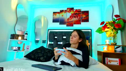 Snapshot of alex_and_fabian chatting on 02/25/25, 06:42 sneider online show from 02/25/25, 06:42