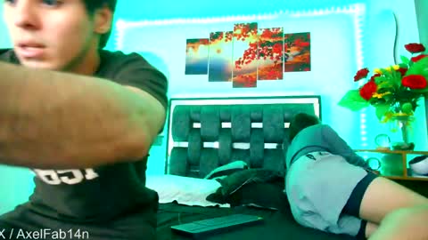 Snapshot of alex_and_fabian chatting on 03/06/25, 06:59 sneider online show from 03/06/25, 06:59