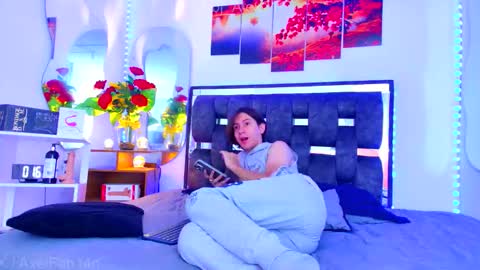 Snapshot of alex_and_fabian chatting on 09/14/25, 07:57 sneider online show from 09/14/25, 07:57