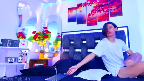 Snapshot of alex_and_fabian chatting on 09/21/25, 08:32 sneider online show from 09/21/25, 08:32