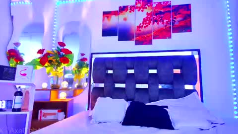 Snapshot of alex_and_fabian chatting on 09/30/25, 07:52 sneider online show from 09/30/25, 07:52