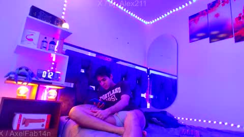 Snapshot of alex_and_fabian chatting on 11/25/25, 11:10 sneider online show from 11/25/25, 11:10