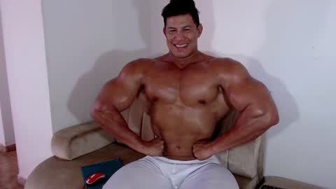 Snapshot of alex_bigcumvez chatting on 12/04/24, 07:34 perseuz online show from 12/04/24, 07:34