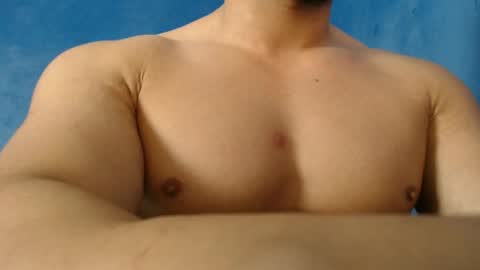 Snapshot of alex_blu chatting on 06/13/26, 04:05 Alex online show from 06/13/26, 04:05