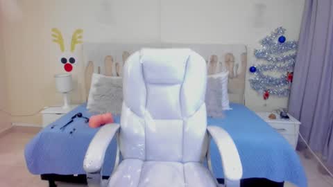 Snapshot of alex_cute77 chatting on 12/02/24, 12:29 alex online show from 12/02/24, 12:29