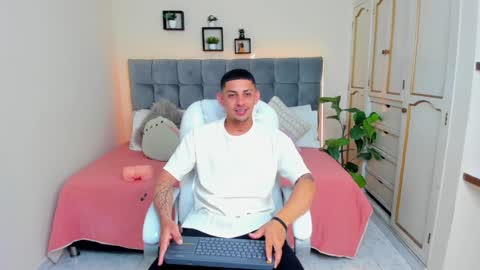 Snapshot of alex_cute77 chatting on 01/09/25, 12:09 alex online show from 01/09/25, 12:09