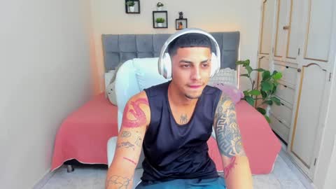 Snapshot of alex_cute77 chatting on 01/10/25, 05:56 alex online show from 01/10/25, 05:56