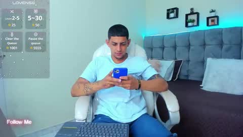 Snapshot of alex_cute77 chatting on 01/31/25, 12:07 alex online show from 01/31/25, 12:07