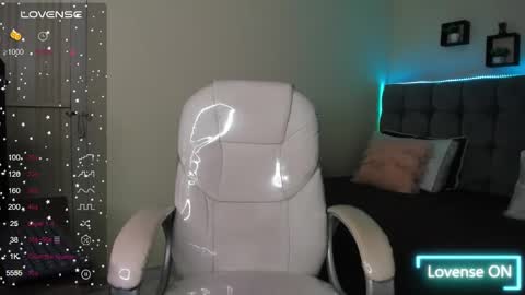 Snapshot of alex_cute77 chatting on 02/04/25, 12:11 alex online show from 02/04/25, 12:11