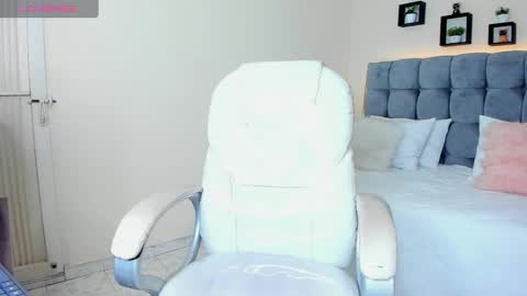 Snapshot of alex_cute77 chatting on 02/28/25, 03:37 alex online show from 02/28/25, 03:37