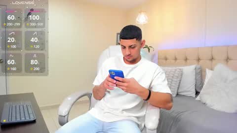 Snapshot of alex_cute77 chatting on 03/05/25, 12:22 alex online show from 03/05/25, 12:22