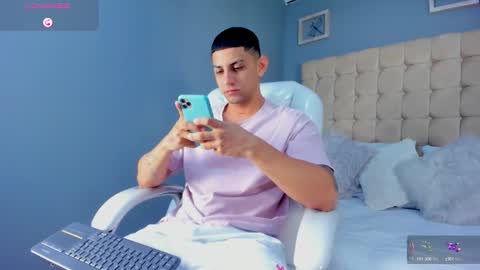 Snapshot of alex_cute77 chatting on 09/10/25, 11:54 alex online show from 09/10/25, 11:54