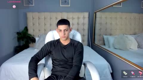 Snapshot of alex_cute77 chatting on 09/12/25, 12:05 alex online show from 09/12/25, 12:05