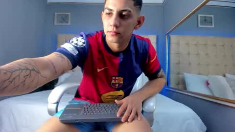 Snapshot of alex_cute77 chatting on 09/16/25, 01:45 alex online show from 09/16/25, 01:45