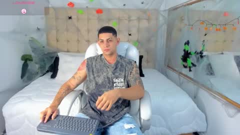 Snapshot of alex_cute77 chatting on 10/07/25, 12:02 alex online show from 10/07/25, 12:02