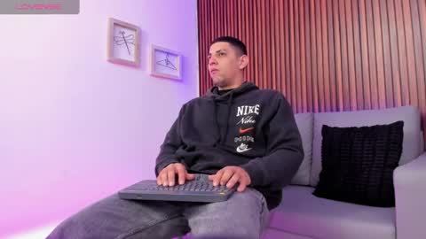 alex online show from 04/08/26, 12:16