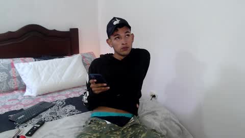 Snapshot of alex_diorrr chatting on 02/17/25, 06:04 Alex online show from 02/17/25, 06:04