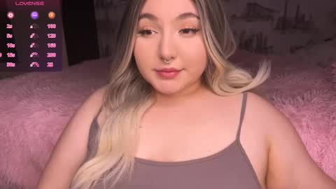 Snapshot of alex_dreams_ chatting on 12/20/24, 04:46 Alex online show from 12/20/24, 04:46